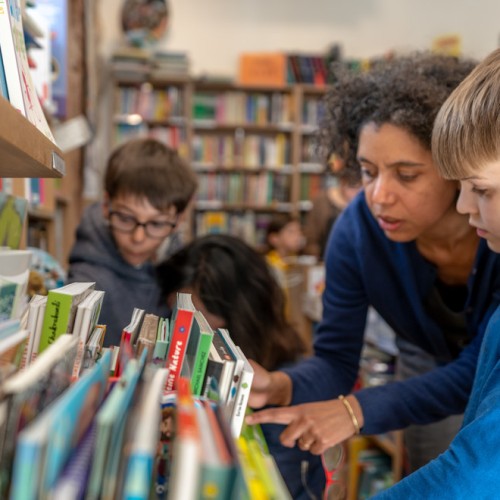 Un geste solidaire en librairie à Marseille
