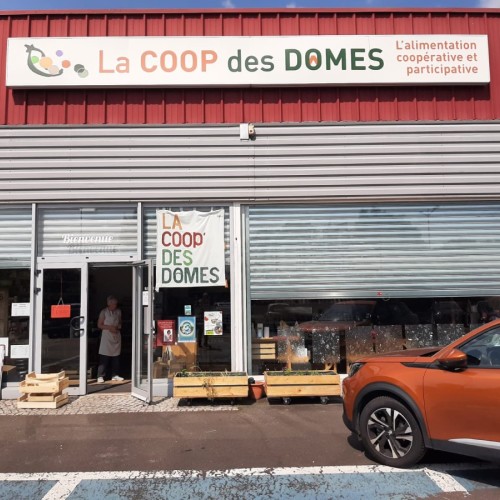 À la Coop des Dômes, près de Clermont-Ferrand, les courses prennent un tout autre goût 