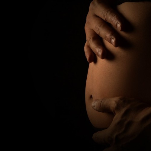 Bordeaux : des soins dans le noir pour les jeunes mamans