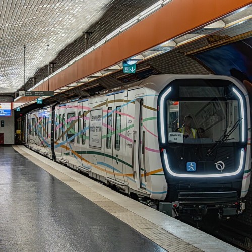 À Paris, le métro du futur entre en gare sur la ligne 10