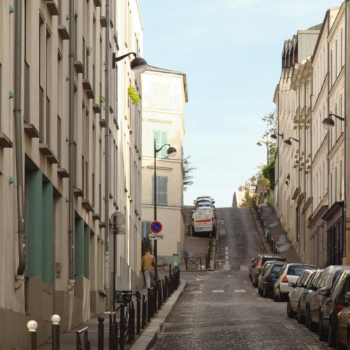Où se trouve la rue la plus pentue de Paris ?