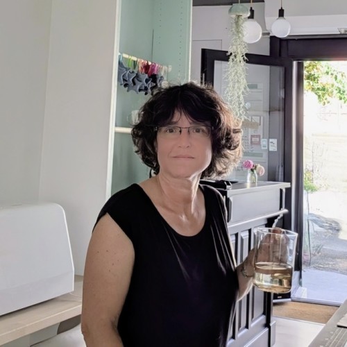 Stéphanie Charriaud, une juriste devenue couturière à Nantes