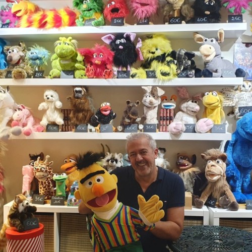 Des marionnettes et de la féerie dans une nouvelle boutique à Toulon