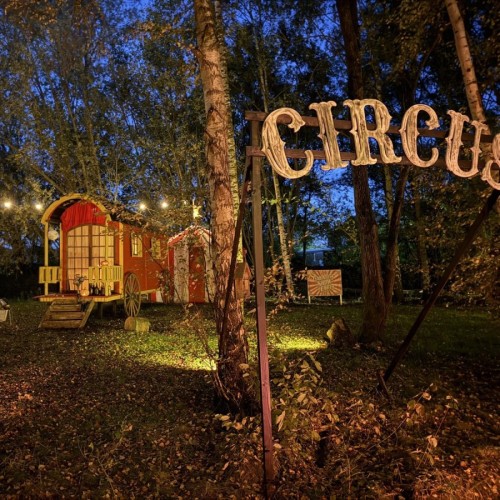 Un drôle de cirque ambiance Halloween prend ses quartiers à Wasquehal près de Lille