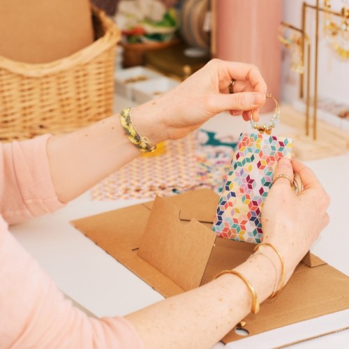 Des cadeaux parisiens pour les fêtes de fin d'année dans ce pop-up de Noël
