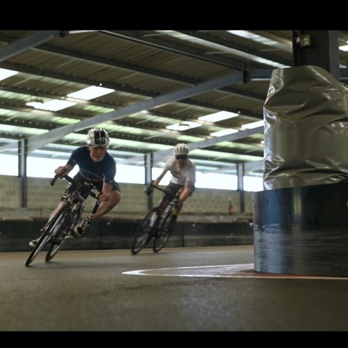Près de Rennes, des cyclistes vont s'affronter sur une piste de karting 