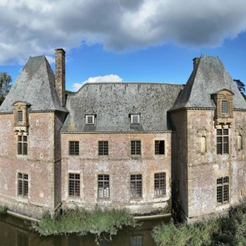 Le monastère du Mont-Dieu incendié