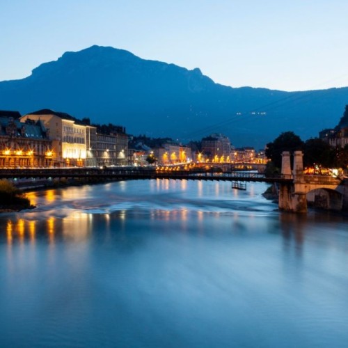 Le saviez-vous ? La passerelle Saint-Laurent a longtemps été le seul pont de Grenoble 