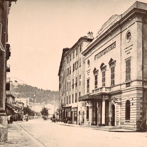 Le 7 novembre 1882, l'Opéra débute sa mue 