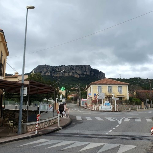 Pourquoi le quartier « 4 Chemins des Routes » s’appelle-t-il ainsi ? 