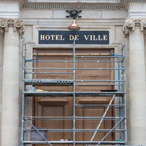 La mairie de Bordeaux retrouve sa porte