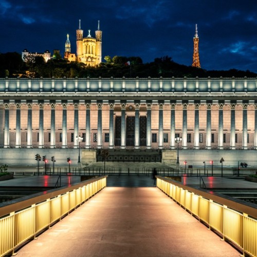 D’où viennent les 24 colonnes du Palais de Justice de Lyon ?
