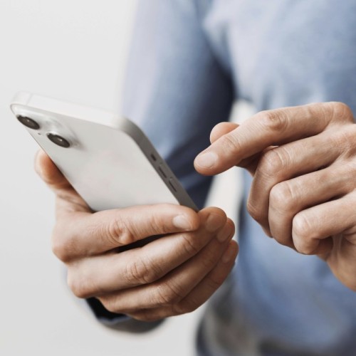 Rennes : une conférence pour comprendre comment notre smartphone nous espionne