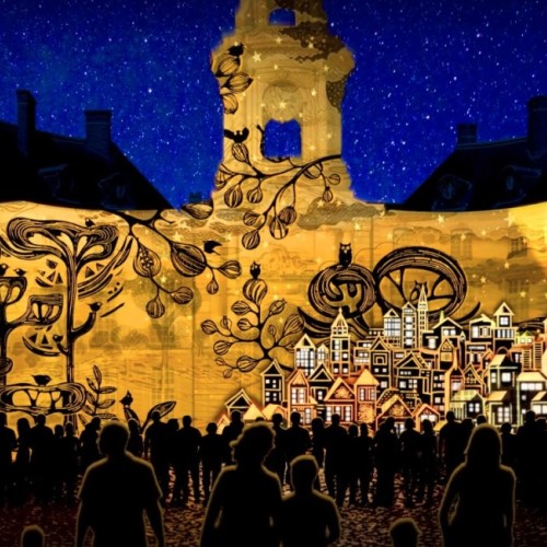 Rennes : une poule locale, star des projections lumineuses sur l'Hôtel de Ville  