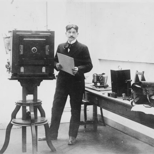 Plaques photographiques : un trésor criminologique ressurgit aux Archives de Lyon