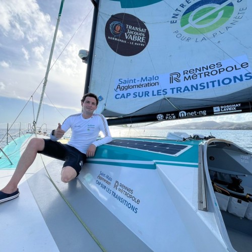 Rennes : le skipper Jules Bonnier vient raconter son aventure sur la Transat Café L'Or à des enfants