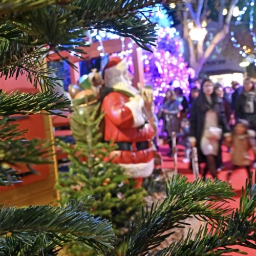 Les Toulonnais aiment l'ambiance des marchés de Noël