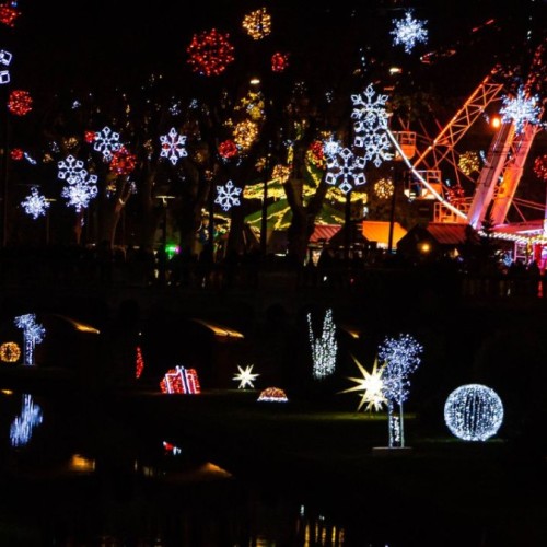 Lumières, paillettes et karaoké géant à Grenoble