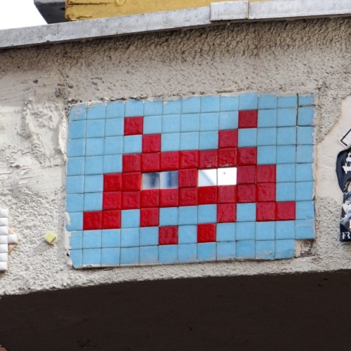 Combien Paris abrite-t-elle de Space Invaders, ces petites mosaïques devenues incontournables ? 