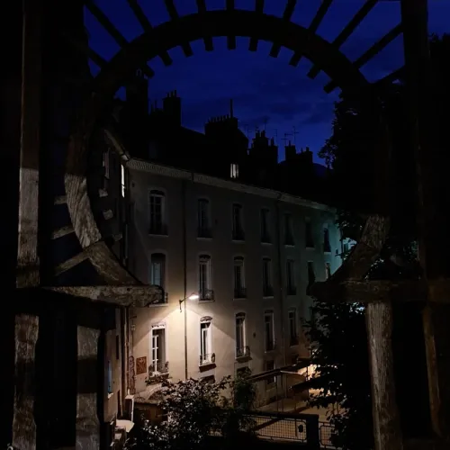 Une visite nocturne chez Stendhal à Grenoble