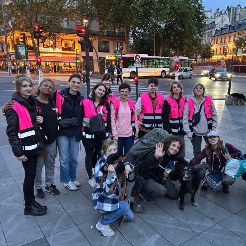 Avec Gamelles Pleines Paris, du lien social dans la précarité grâce aux animaux