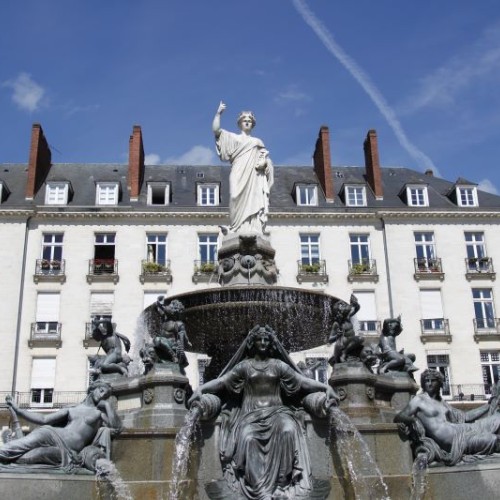 Les statues de la place Royale sont de retour à Nantes