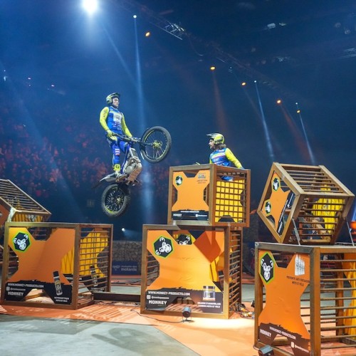 Des acrobaties à 2 roues à la Sud de France Arena