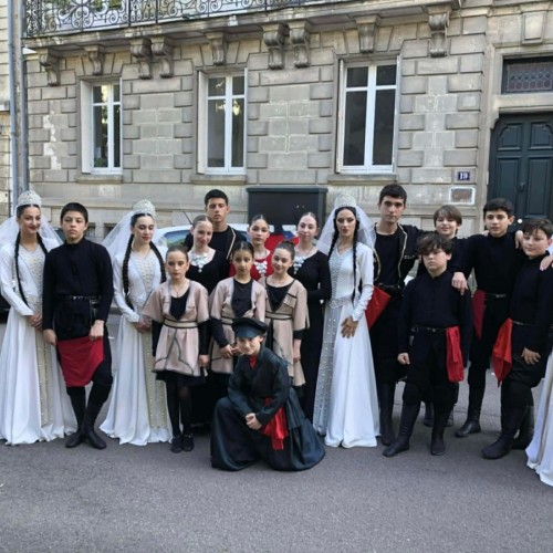 Près de Rennes, un spectacle de chants et danses géorgiennes