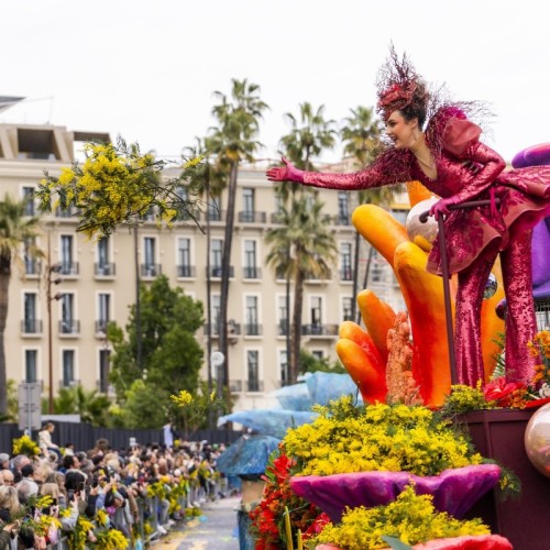 Le carnaval fête la « bataille de fleurs » 