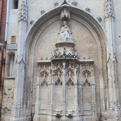 Connaissez-vous la fontaine de la crosse à Rouen ?