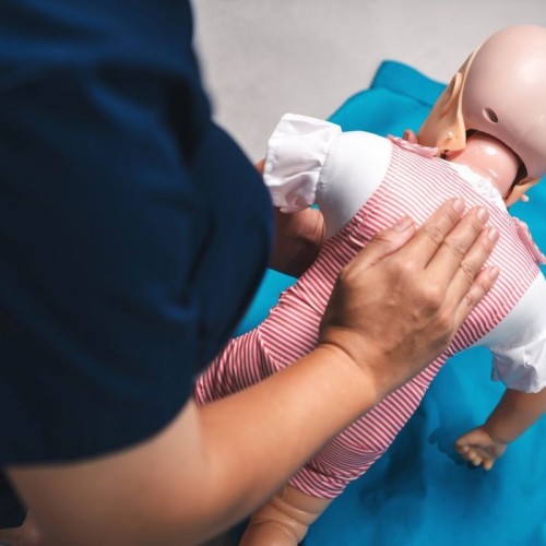 Apprendre les bons gestes pour secourir son enfant à Nantes