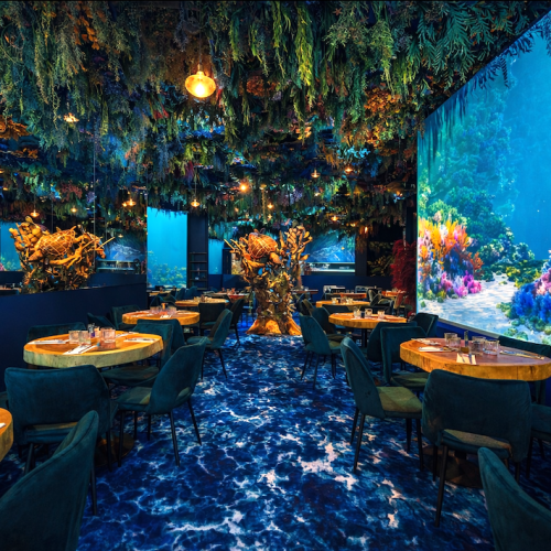 A table sous les abysses du côté d'Odysseum