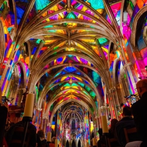 Rennes : Luminiscence, un spectacle haut en couleur dans la basilique Saint-Aubin