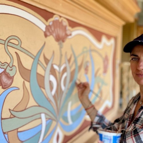 Le portrait : Lucie Dimbarbe, le beau au bout du pinceau 