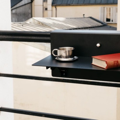 Deux Grenoblois inventent un accessoire pour transformer les fenêtres en balcons 