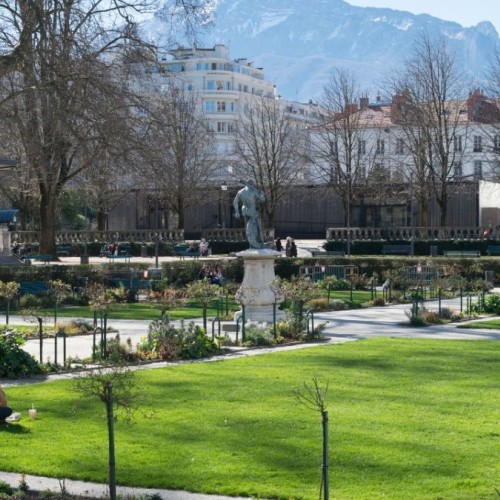 Pourquoi y-a-t-il une statue d’Hercule dans le Jardin de Ville de Grenoble ?