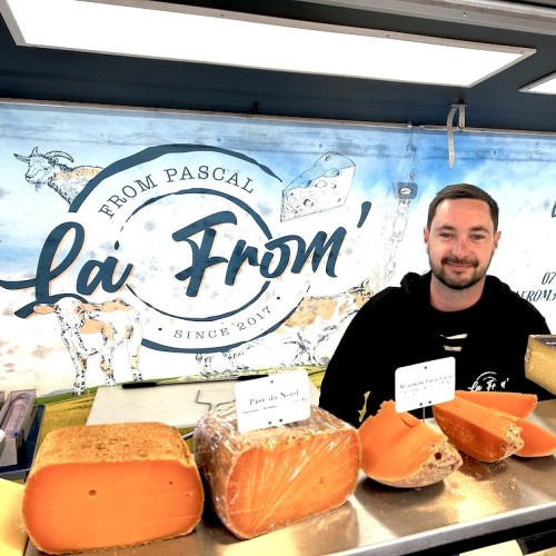 Pascal Blain, sur le marché des Arceaux : « Le fromage reste une fierté de notre gastronomie »