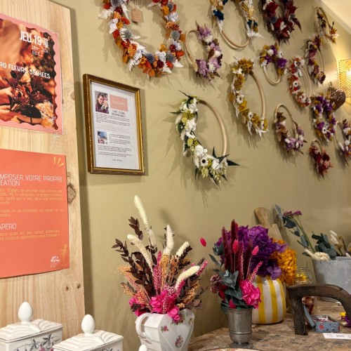 Participez à Marseille à un atelier fleurs séchées avec une artiste