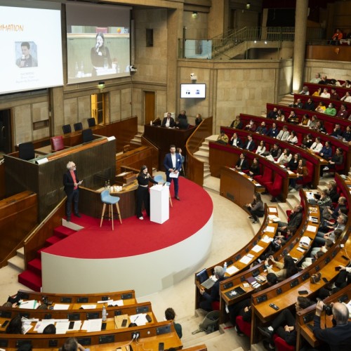 Le Parlement des jeunes fait entendre la voix d'une génération à Paris