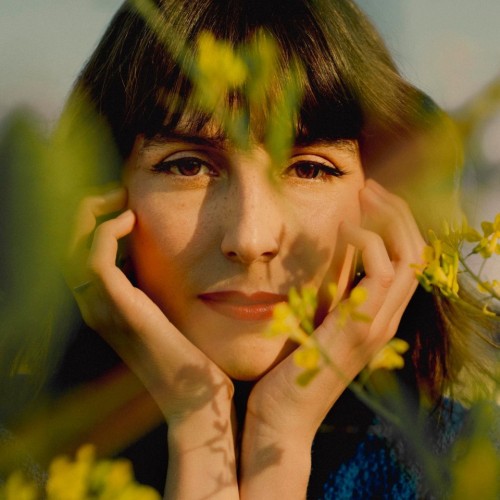 La chanteuse Coline Rio de passage au Splendid