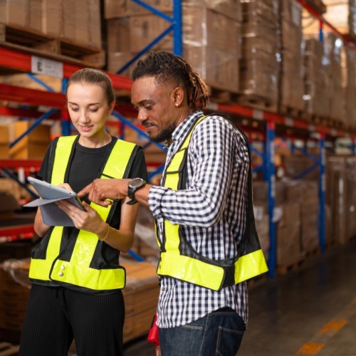 L'industrie et le secteur des transports recrutent