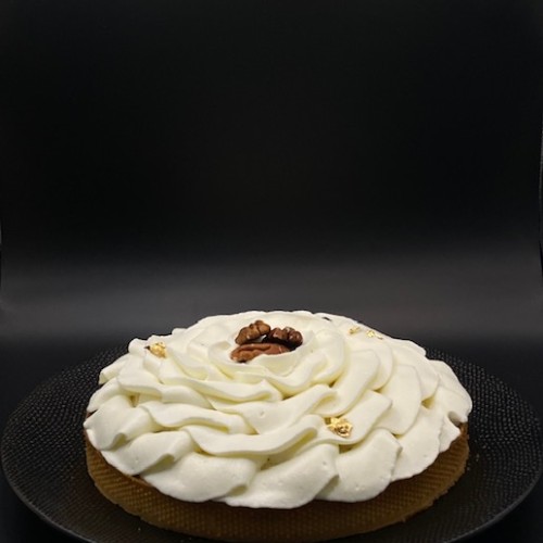 À Rennes, Mia Délice propose des pâtisseries diminuées en sucre et fleuries