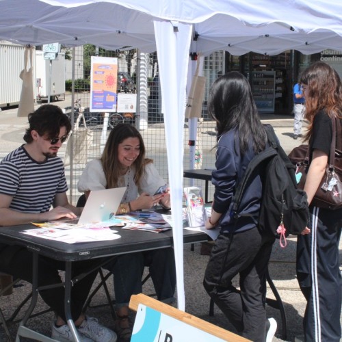 Bordeaux : un stand de vaccination contre les HPV et la méningite à la Victoire