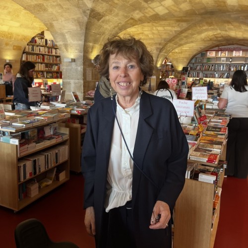 À La Machine à Lire, Hélène des Ligneris travaille « à remettre l'humain au cœur du débat »
