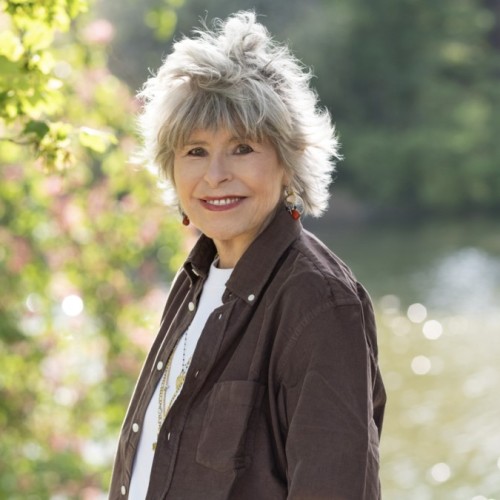 « Des choux et des reines » : Katherine Pancol, surprenante