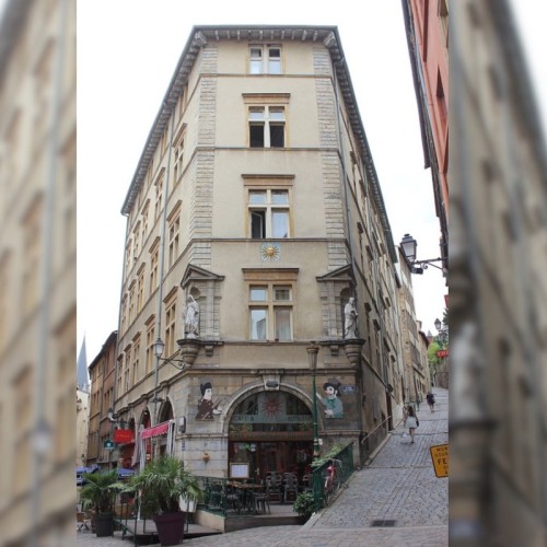 D’où vient le nom de la Maison du Soleil dans le Vieux-Lyon ?