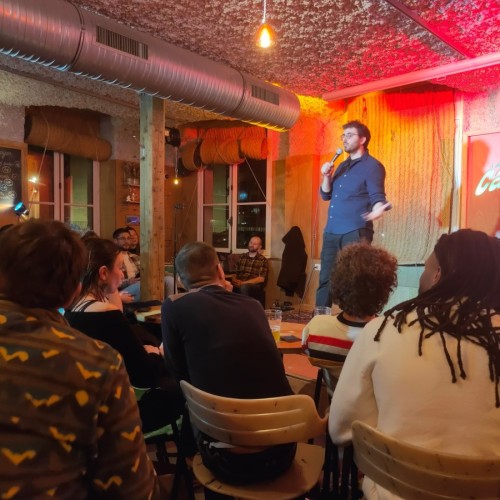 Rennes : les humoristes rennais en roue libre au Liberté