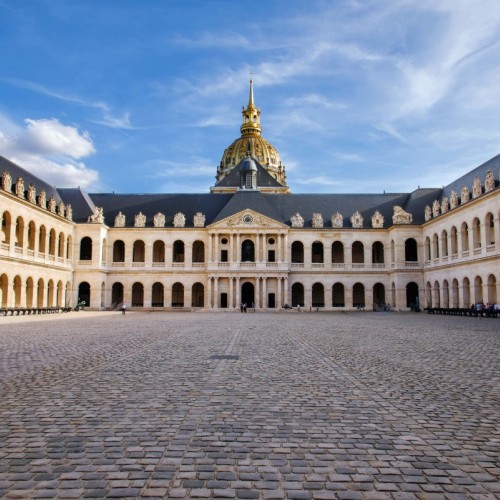 Aux Invalides, le street-art s'expose pour la bonne cause