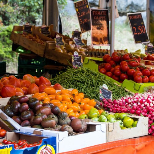 Un marché de producteurs locaux à Bordeaux
