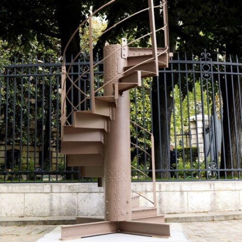 Un escalier original de la Tour Eiffel aux enchères à Paris